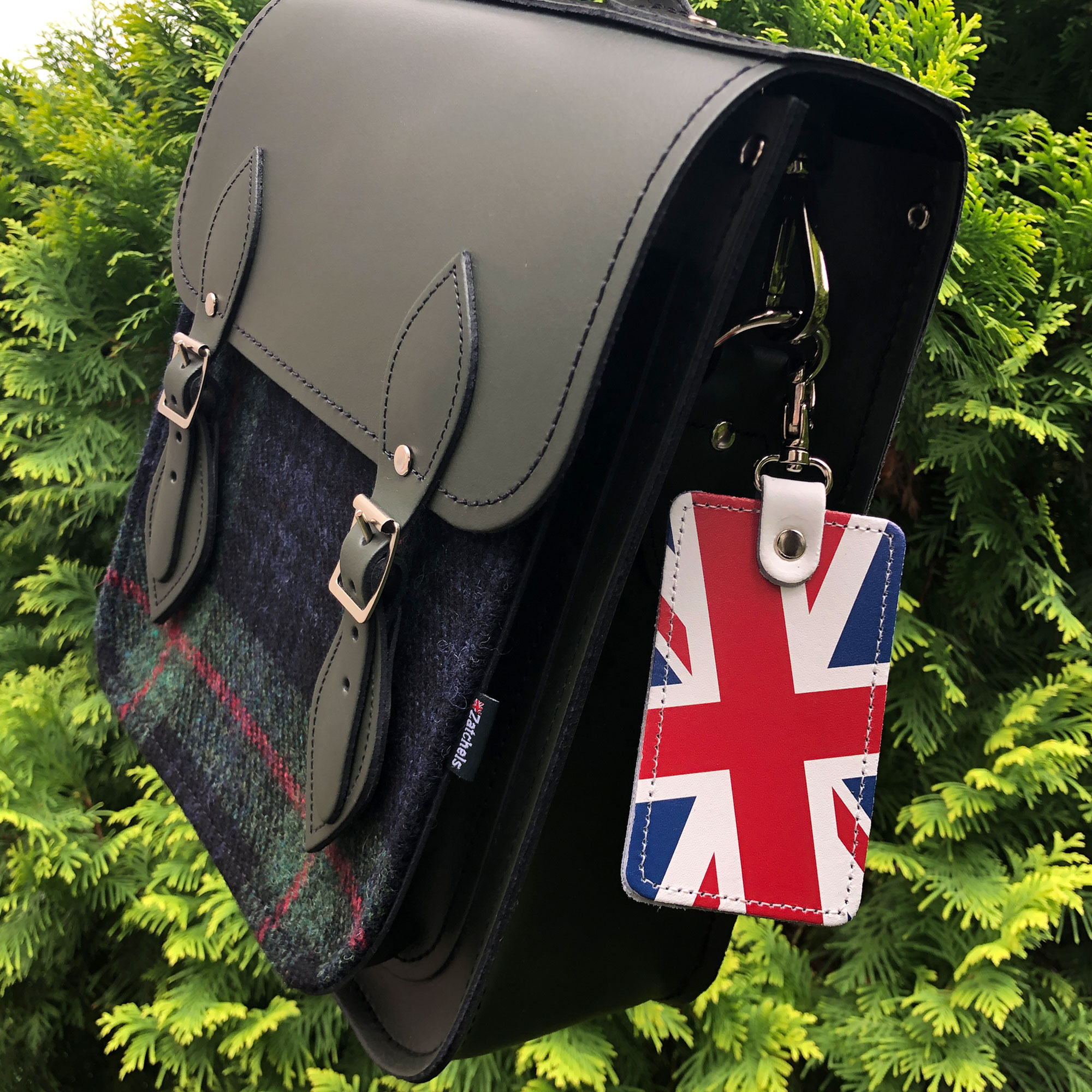 ユニオンジャックのチャームをプレゼント - ザッチェルズ（Zatchels 